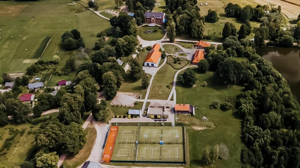Piena Muiza - Berghof Hotel & Spa Sieksate Eksteriør bilde